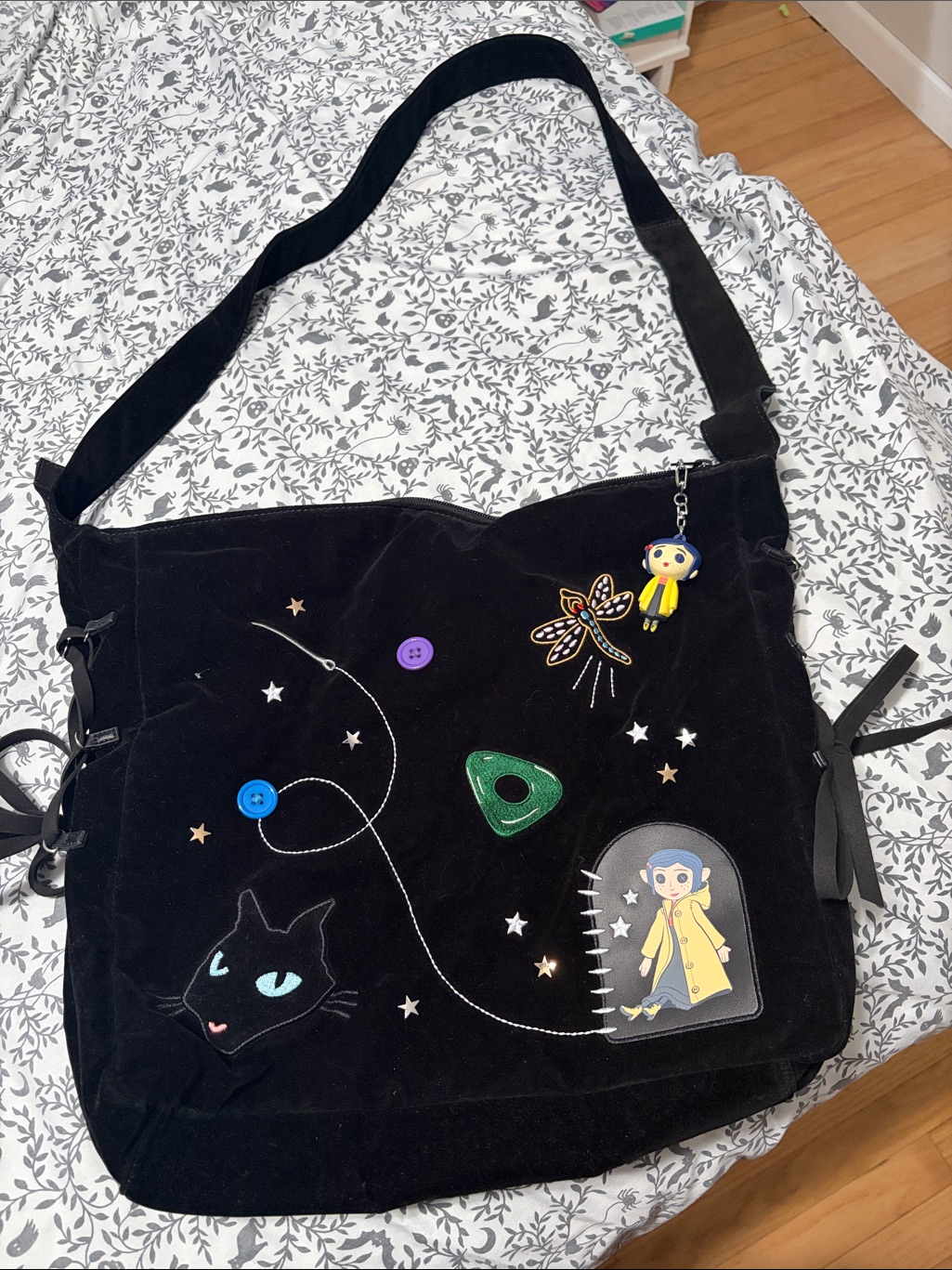 Bioworld Black Velvet Coraline Bag